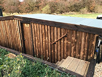 pix/hides/pond/interior/large/5.jpg