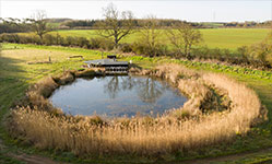 pix/hides/pond/interior/large/7.jpg